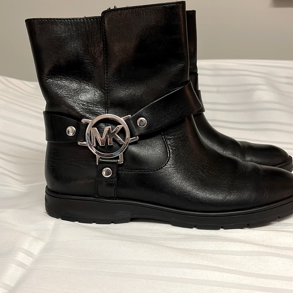 Michael Kors boots. 🌹